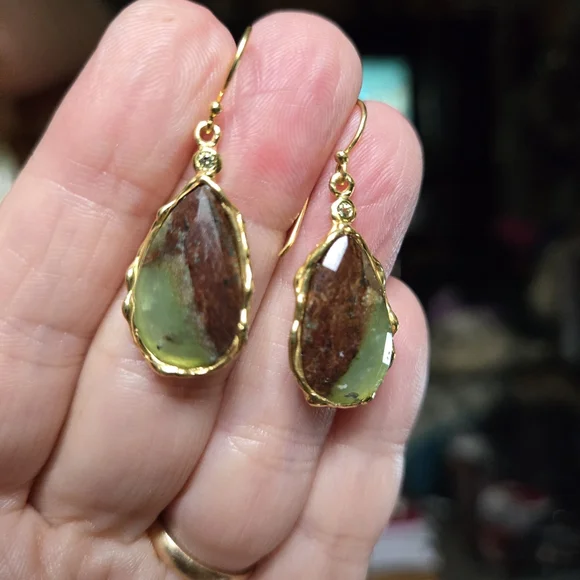 Chrysoprase & Topaz sterling & gold earrings - Picture 5 of 8